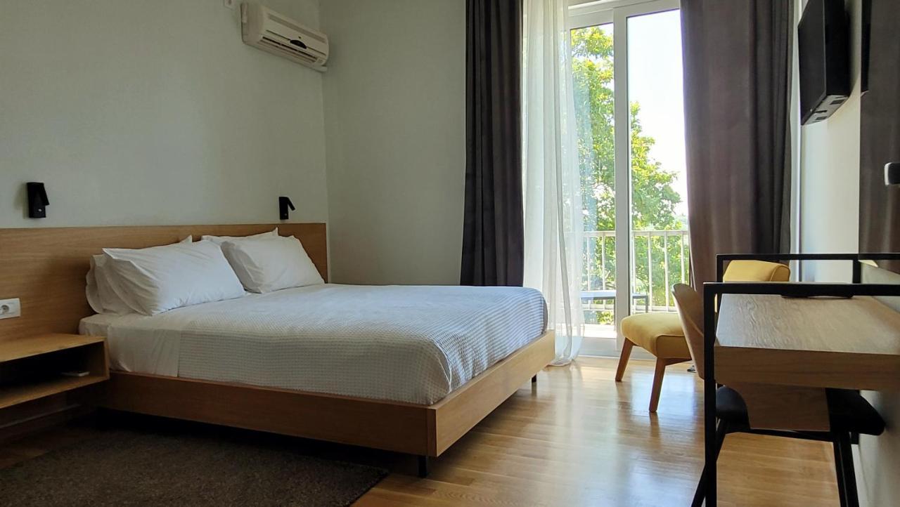 Theoxenia Hotel Andritsaina Bagian luar foto