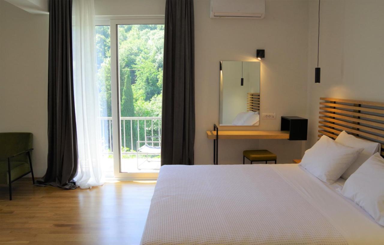 Theoxenia Hotel Andritsaina Bagian luar foto