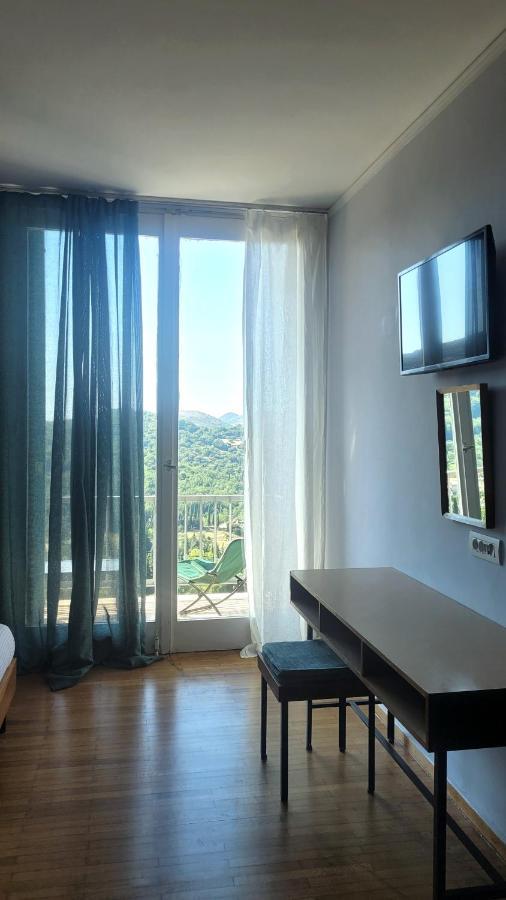 Theoxenia Hotel Andritsaina Bagian luar foto