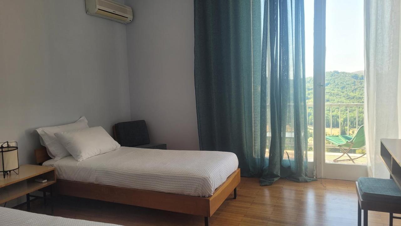 Theoxenia Hotel Andritsaina Bagian luar foto