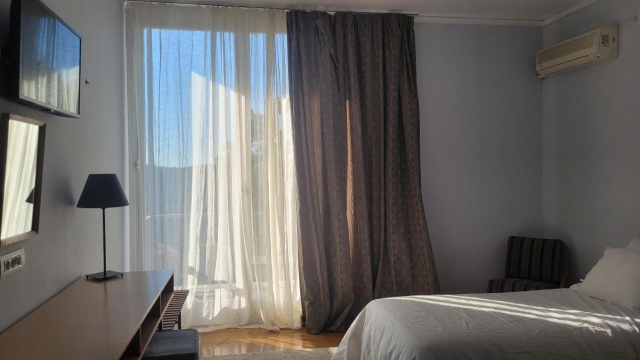 Theoxenia Hotel Andritsaina Bagian luar foto