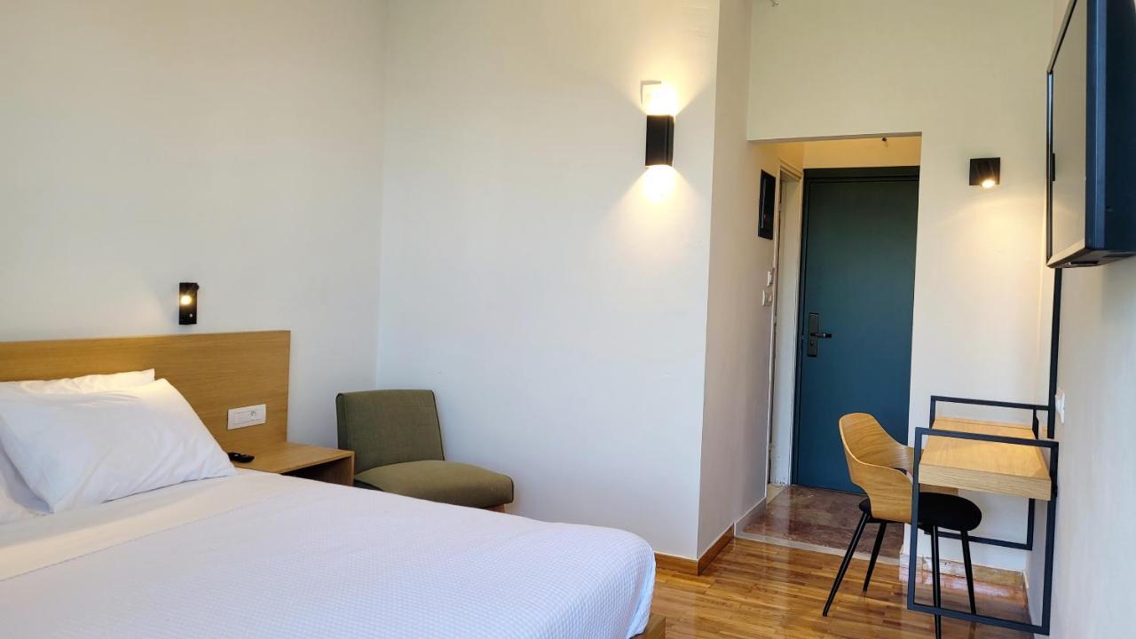 Theoxenia Hotel Andritsaina Bagian luar foto