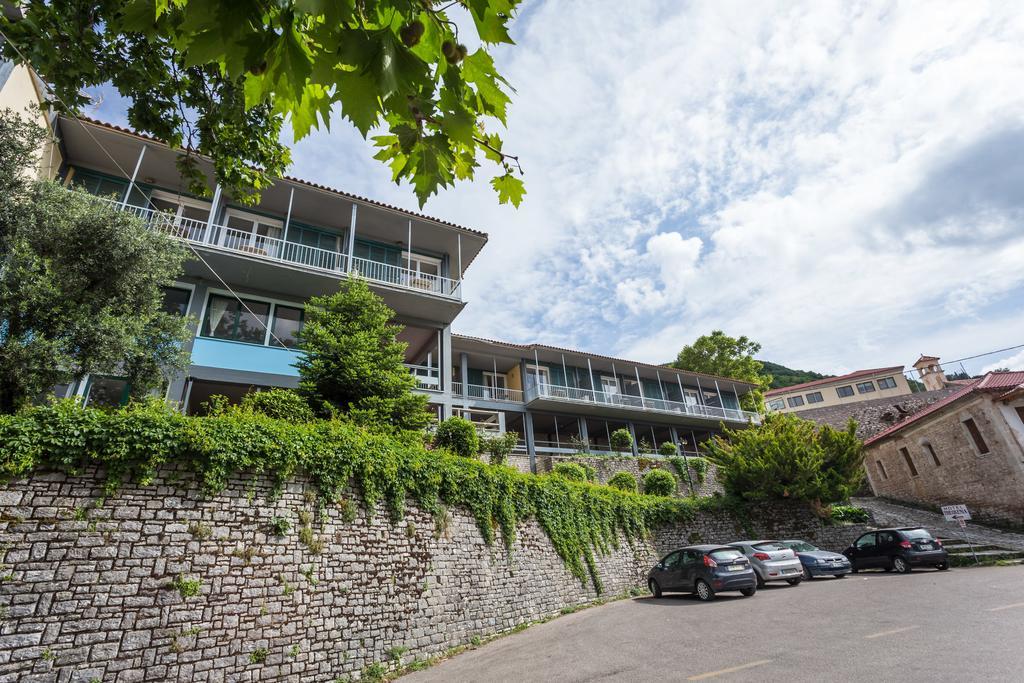 Theoxenia Hotel Andritsaina Bagian luar foto